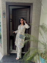 Rhea Poonja review photo