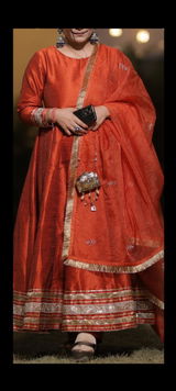 Priyansha Thakur review photo