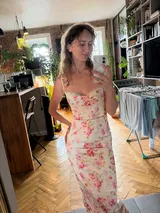 Mia review photo