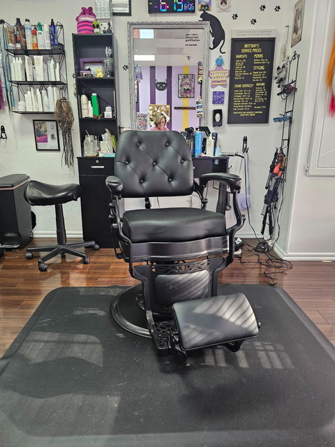 ADAMS Vintage Barber Chair
