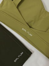 E.L. review photo