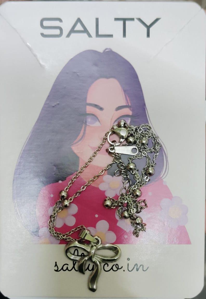 Arul Nivetha review photo