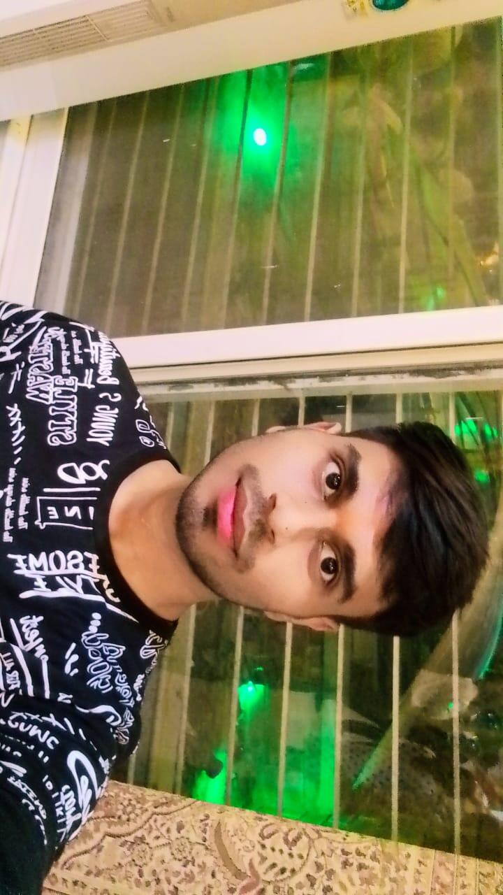 Praveen Kushwaha review photo