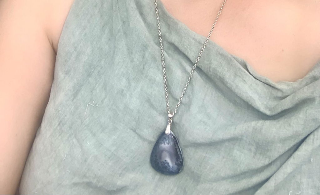 🌗 Merlinit Karma Edelstein Kette – geweiht für Harmonie, Erkenntnis & die Schönheit des Lebens