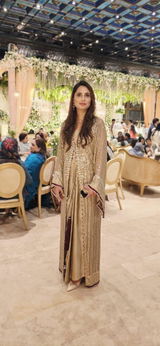 Anum Shakil review photo