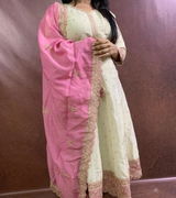 Pooja review photo