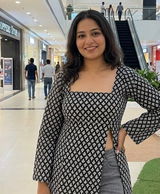 Manyashree review photo