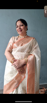 Priya Dutt review photo