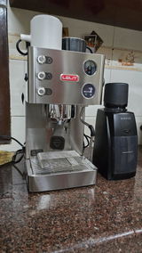 Abhishek Dhawan review photo