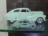 1948 Chevrolet Fleetline Aerosedan green 1:24 Maisto Licensed Diecast Scale Model Car Collectible