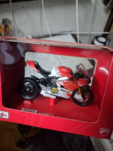 Ducati Panigale V4 S Corse 1:18 Maisto diecast Scale Model bike collectible - licensed