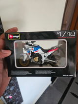 Honda Africa Twin Adventure 1:18 Bburago licensed diecast scale model bike collectible
