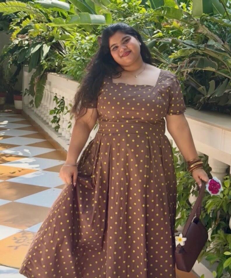 Seema review photo