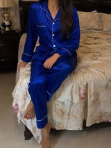 Hira Ahmed review photo