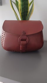 L. review photo