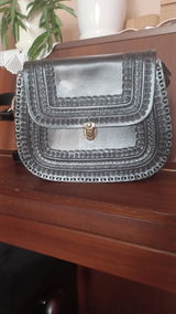 L. review photo