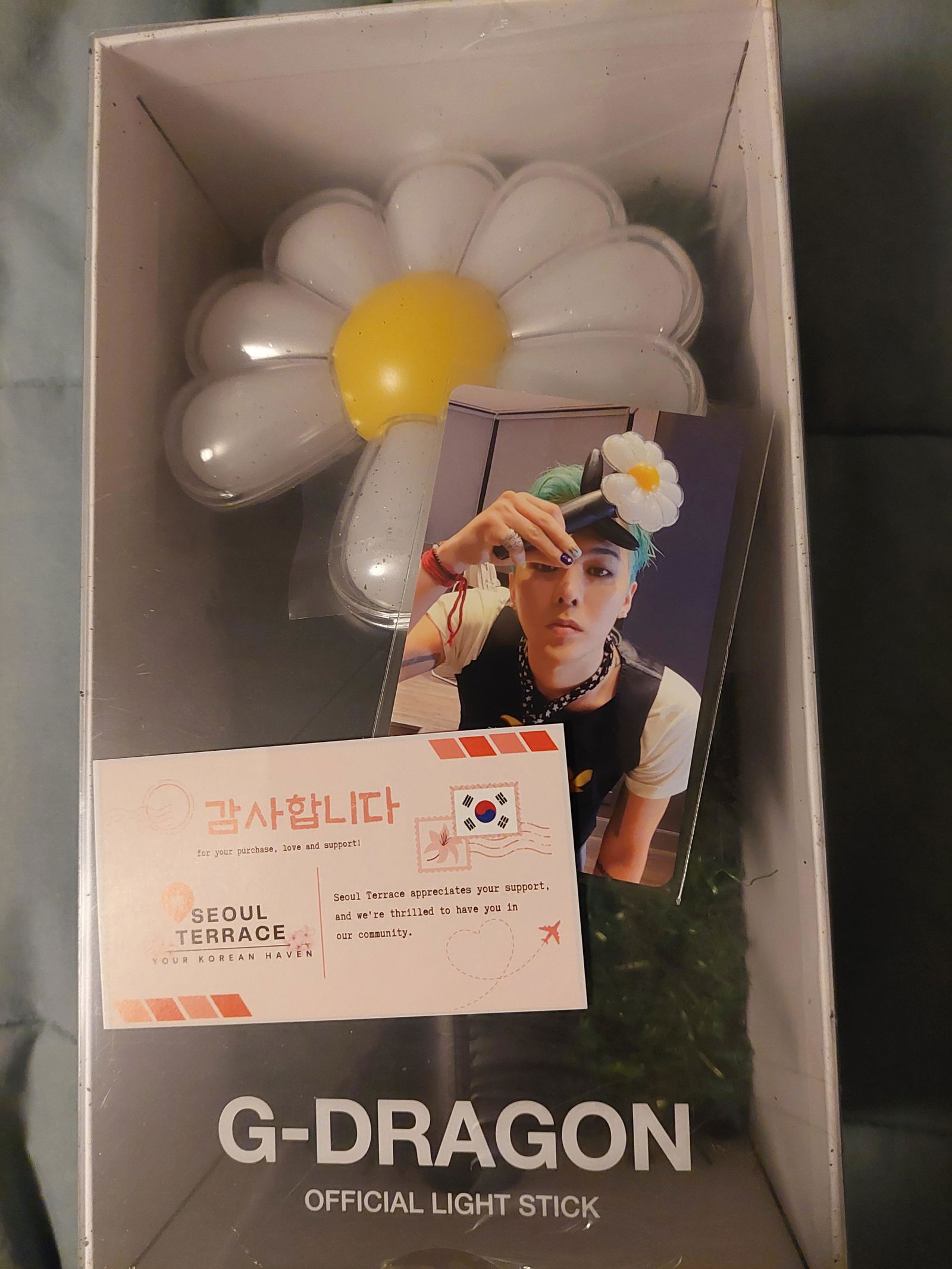 G-DRAGON OFFICIAL LIGHT STICK / CRADLE / KEYRING – SEOUL TERRACE