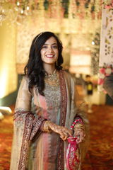 Sana Khan review photo