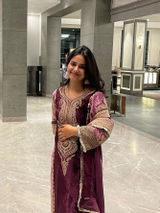 Shreya Pathania review photo