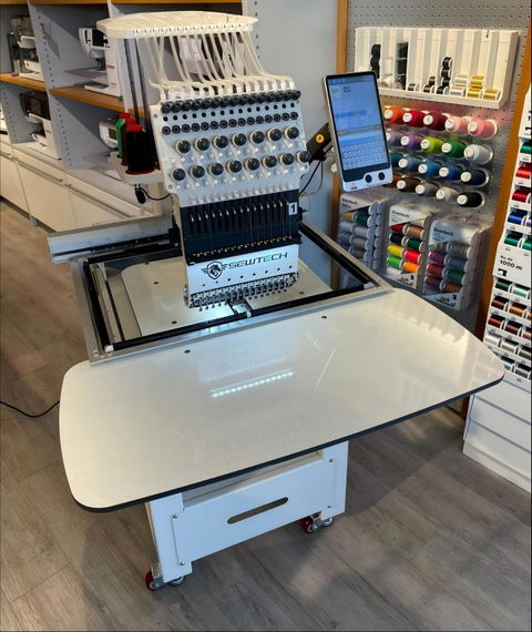 SEWTECH ST-1501 Commercial Embroidery Machine, 15 Needles, 600×400mm (23.6×15.7 in)
