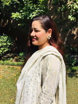 Sara Malik review photo