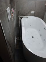 Alanis Medhurst review photo