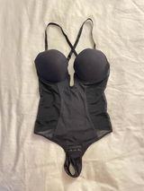 Ari review photo