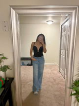 Ari review photo