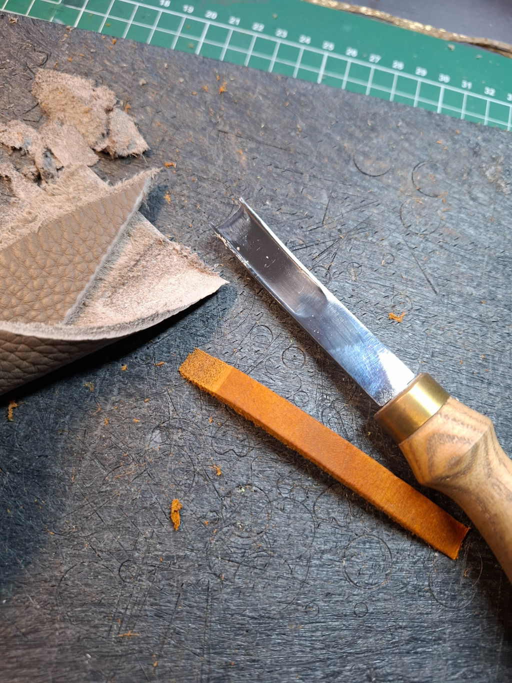 Leather Edge Skiver, 4-16 mm (0.16-0.63 inches)