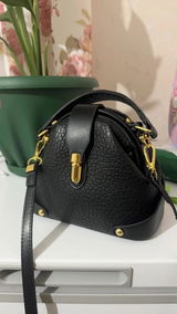 Saira review photo