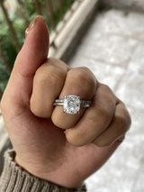Azadeh Elizabeth review photo