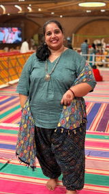 Prajakta Kulkarni review photo
