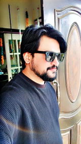 Hassan Khan review photo