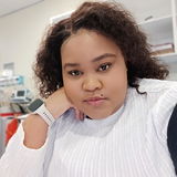 Lindiwe Sihlangu review photo