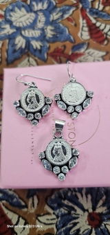Shweta Mukherjee review photo