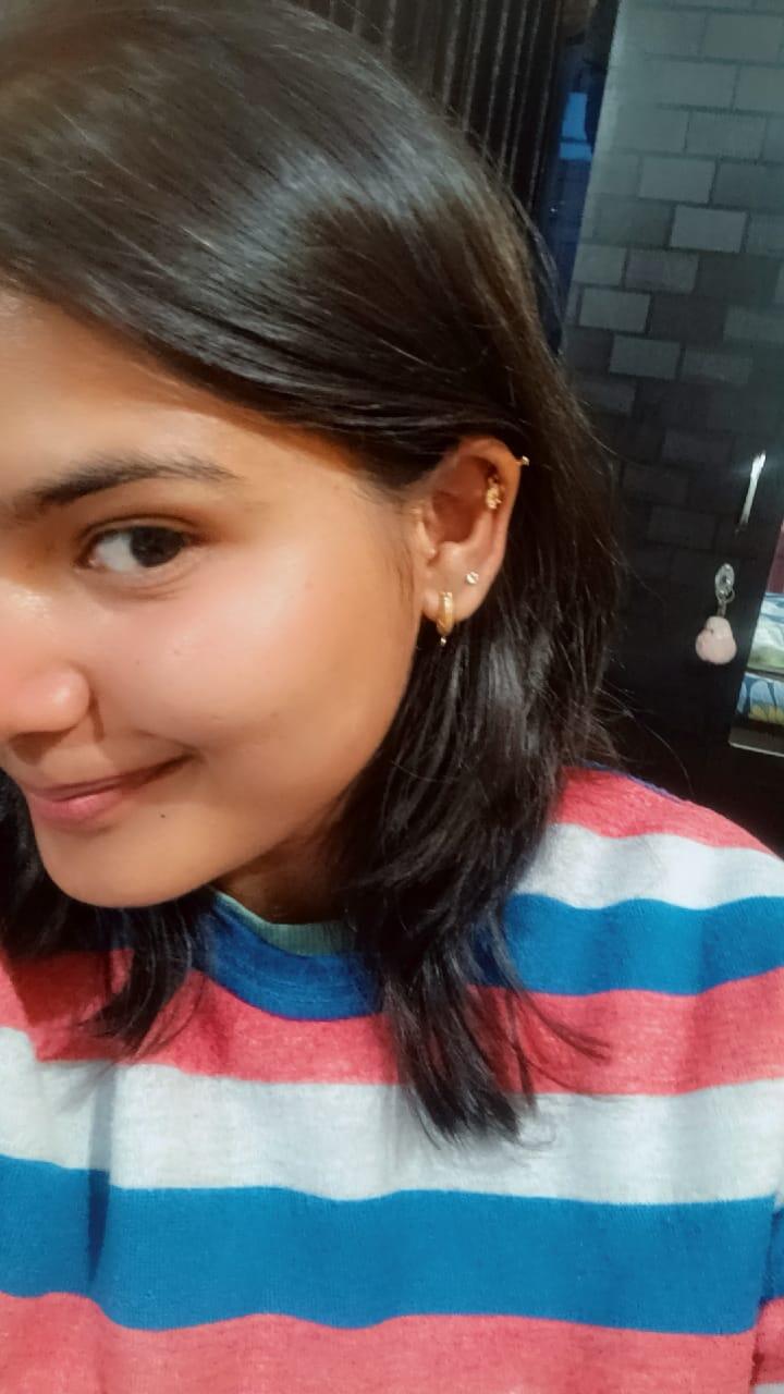 Nidhi Pandey review photo