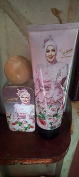 noor azlan mohamad review photo