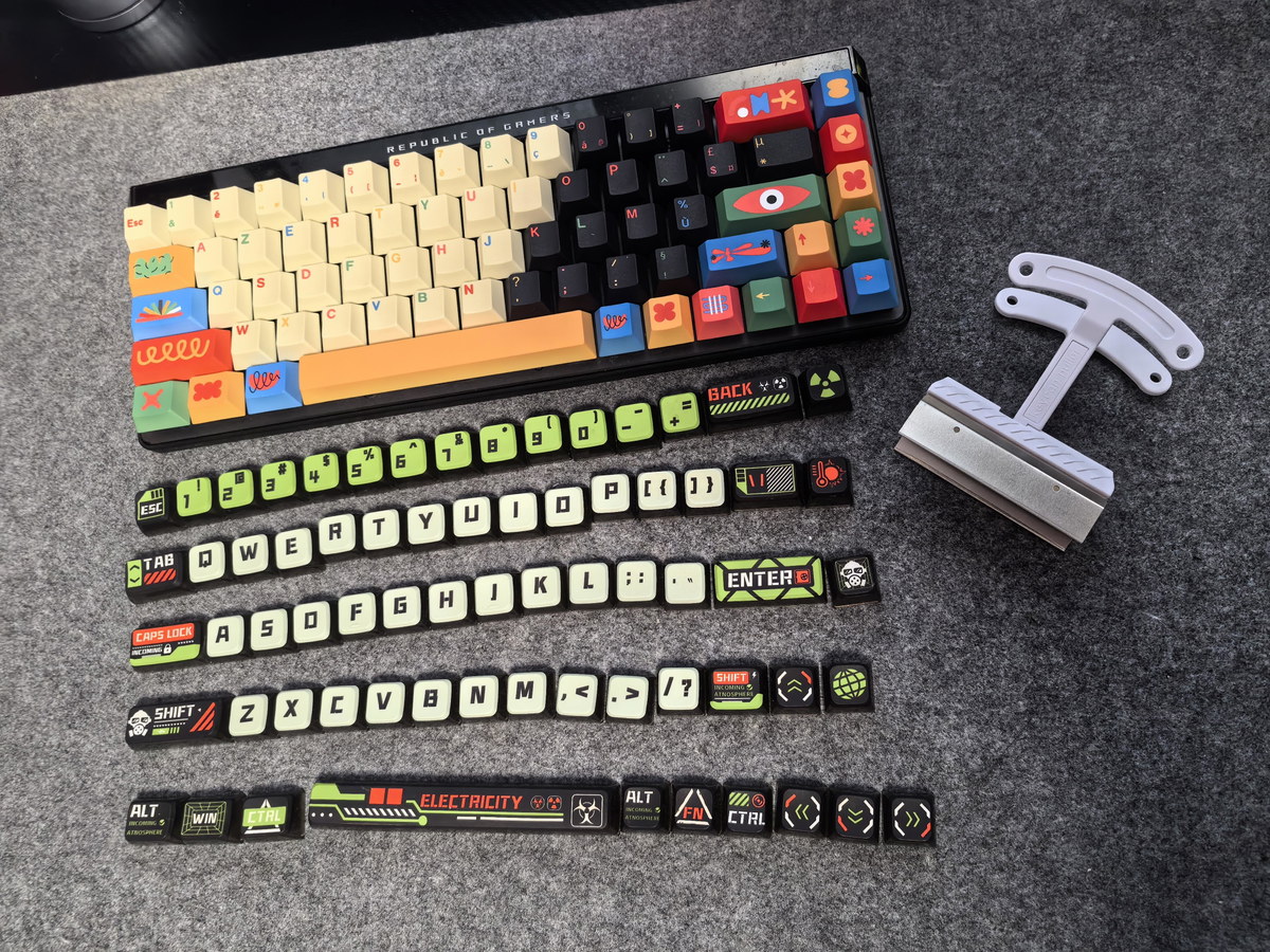 Customer keyboard with keycap set Motif — Matteo
