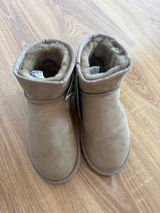 Aneta review photo
