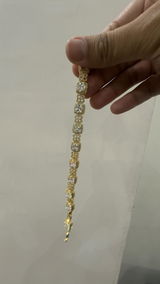Varun Yadav review photo