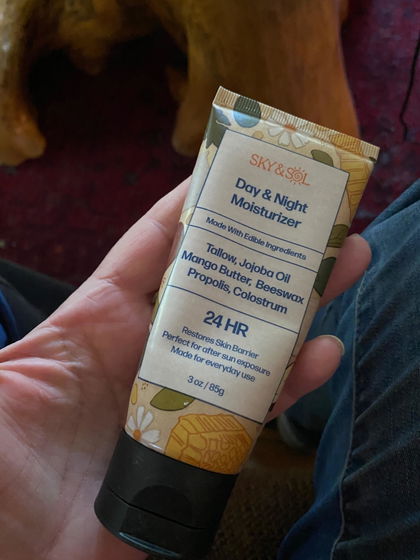 Photo shared by verified buyer Robin with their Sky & Sol Everything Cream