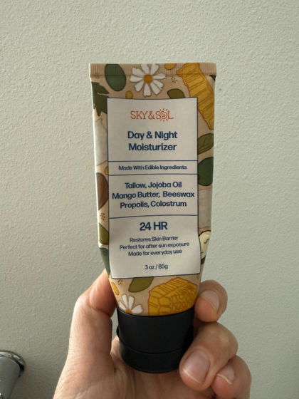 Photo shared by verified buyer Karina with their Sky & Sol Everything Cream