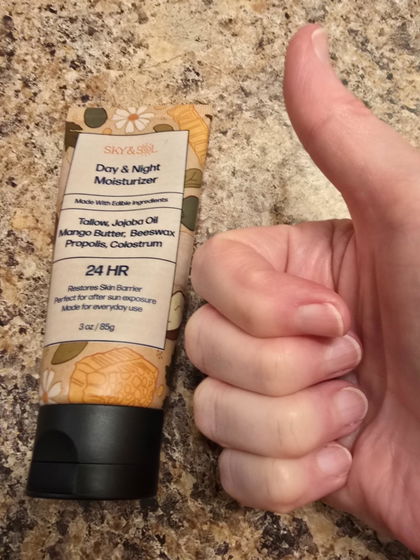 Photo shared by verified buyer Kwee with their Sky & Sol Everything Cream