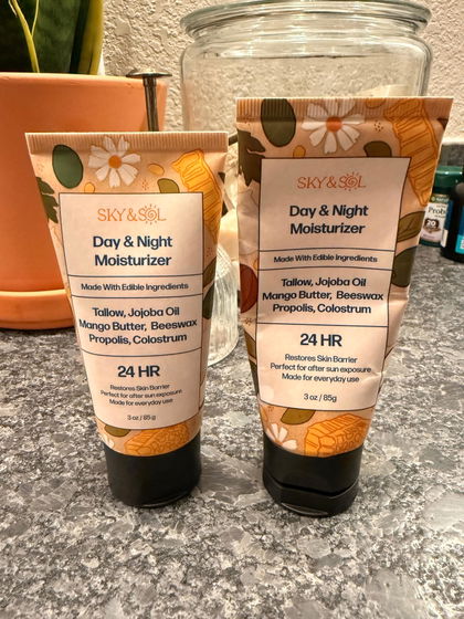 Photo shared by verified buyer PK with their Sky & Sol Everything Cream