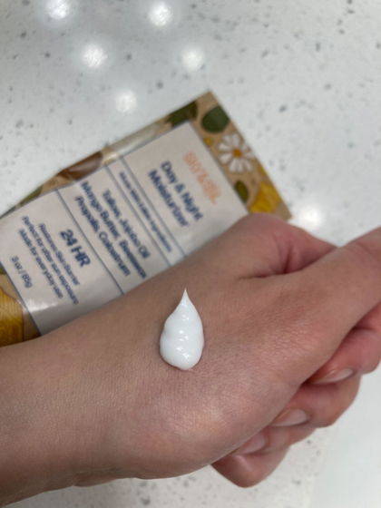 Photo shared by verified buyer Dinah B. with their Sky & Sol Everything Cream