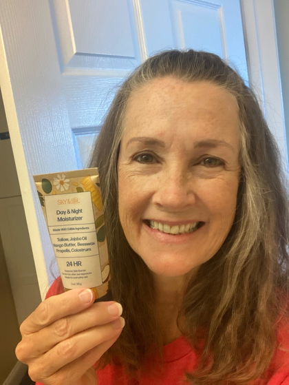 Photo shared by verified buyer Martie Y. with their Sky & Sol Everything Cream