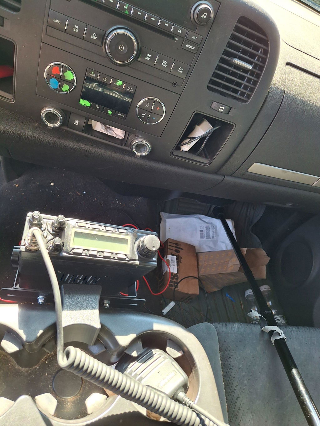 Radio Mount | 2007-2013 Silverado Sierra – Split Bench Seat With 3 Cup Holders