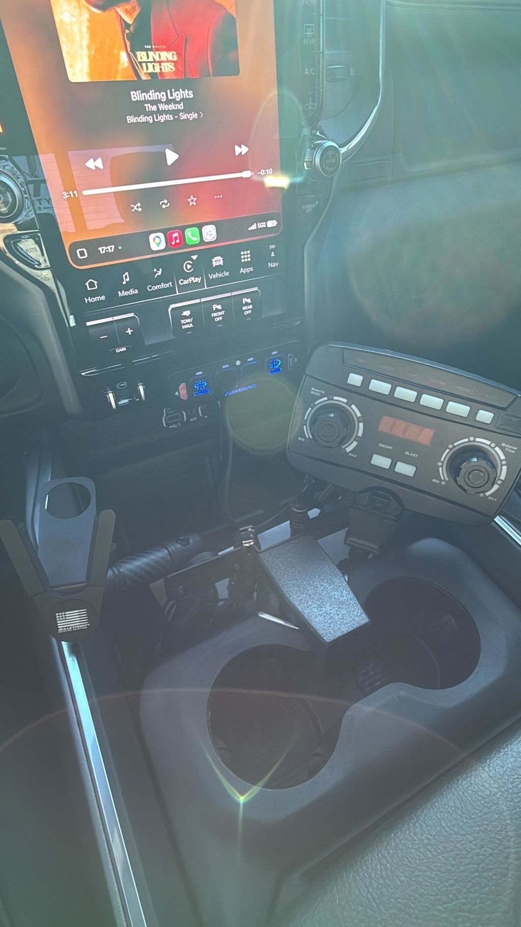 Radio Mount | 2013+ RAM – Split Bench Seat With 3 Cup Holders
