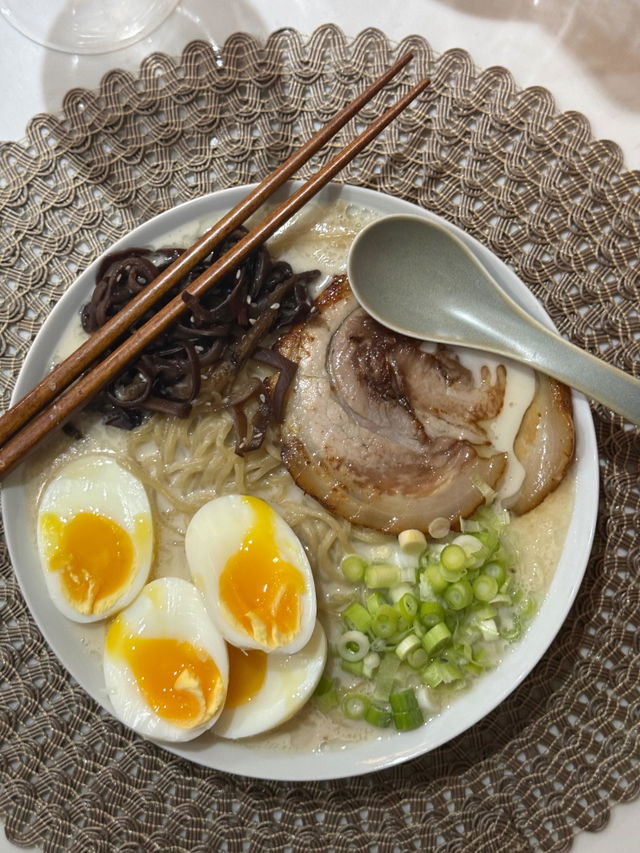 DG's own bowl, from their review