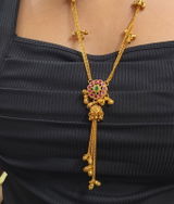Kriti Chawla review photo